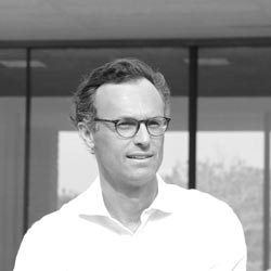 GONZALO ECHARRI